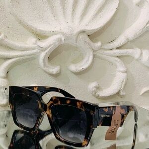 Frye Rectangular Tortoiseshell Shades Sunnies Sunglasses NWT